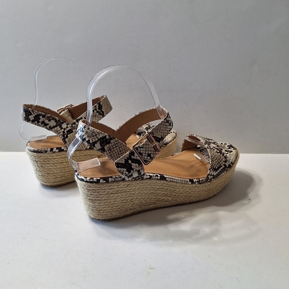 Lane Bryant Cream Black Snakeskin Mobwife Retro Strappy Platform Wedges Size 7W - Picture 5 of 15